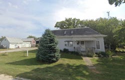 1005 Pekin Dr, Packwood, IA 52580