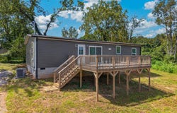 135 Gamble Lane, LaFollette, TN 37766