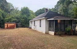 1123 Peach Street, Perry, GA 31069