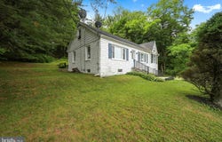 755 W MARKET STREET, ORWIGSBURG, PA 17961