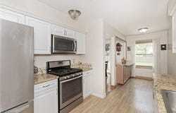 4938 N Sedgewick Road, Lyndhurst, OH 44124