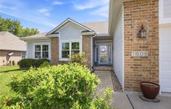 1609 Dalton Drive, Lee's Summit, MO 64081