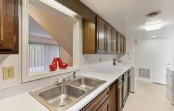 6 Fairway Drive NW, Kennesaw, GA 30144