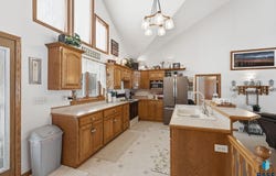 800 Blackstone Pl, Hurley, SD 57036