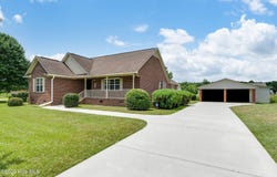 105 Phillip Mills Drive, Teachey, NC 28464