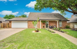 1647 E Pleasant Drive, Midlothian, TX 76065