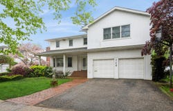 748 Sherwood Street, North Woodmere, NY 11581