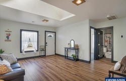 271 S 3rd St, Lebanon, OR 97355