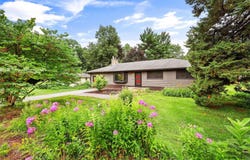 916 W Dean Avenue, Monona, WI 53716