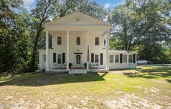 900 Beaman Street, Clinton, NC 28328