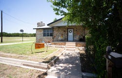 212 Bluebonnet LN, Liberty Hill, TX 78642