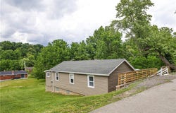 121 College Ave, Plum Boro, PA 15239