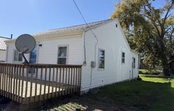 609 N Pine Street, New London, IA 52645