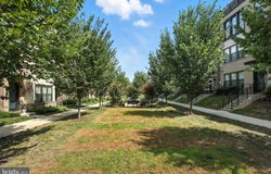 14318 BECKETT GLEN CIRCLE, CHANTILLY, VA 20151