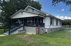 6525 Nc-33, Grimesland, NC 27837