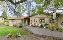 225 NW BRIER AVE, Dundee, OR 97115
