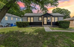 305 E Whitney Street, Olathe, KS 66061