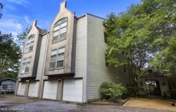 1313 Roxbury Court, Jackson, MS 39211