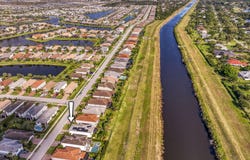 800 SE Villandry Way, Port Saint Lucie, FL 34984