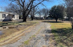 1004 E Davis Street, Whitney, TX 76692