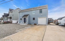 3 Drake Drive, Bayville, NJ 08721