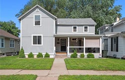 915 4th Avenue, Leavenworth, KS 66048