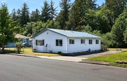 125 SW CEDAR AVE, Warrenton, OR 97146