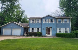 591 BREEZY POINT Drive, Clinton, IA 52732