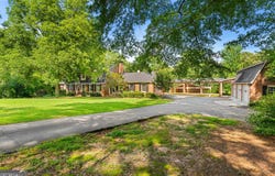 70 Lakeshore, Hartwell, GA 30643