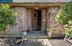 10 El Rincon, Orinda, CA 94563