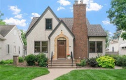 2078 Highland Parkway, Saint Paul, MN 55116