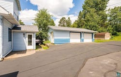 31 E Calvary Rd, Duluth, MN 55803