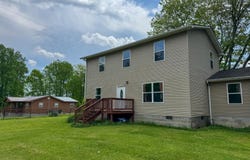 290 Landmark Rd, Oneida, TN 37841