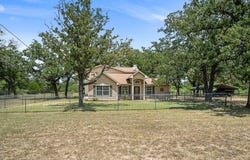 7135 Brown Road, Flatonia, TX 78941
