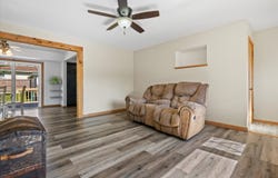 W148N8416 Albert Pl, Menomonee Falls, WI 53051