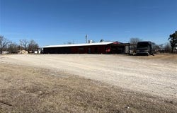 1704 E Highway 70, Kingston, OK 73439