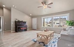 319 Magnolia Ave, Fruitland, ID 83619