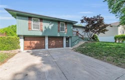 213 Lake Village Boulevard, Blue Springs, MO 64014