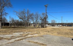 3210 Riverside Dr, Kerrville, TX 78028