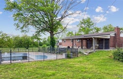 37 Cloverdale Drive, St Charles, MO 63304