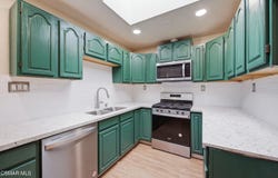 8681 Winnetka Avenue, Winnetka, CA 91306