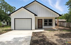 1420 Harwood Street, Gonzales, TX 78629