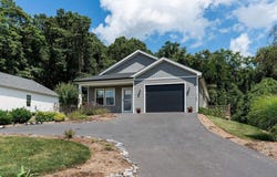 907 POWHATAN ST, STAUNTON, VA 24401