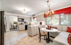 7354 N Braeburn Ln, Glendale, WI 53209