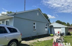 415 S PARK Street, Sesser, IL 62884