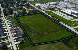 01 N 15th Street, Indianola, IA 50125