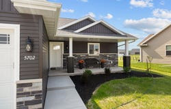 5702 N YOSEMITE Lane, APPLETON, WI 54913