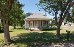 715 30th St, Wilson, KS 67490
