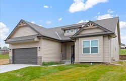 1742 BLACKTHORN Street, COUNCIL BLUFFS, IA 51503