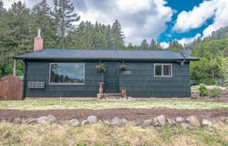 88182 CHESTNUT ST, Mapleton, OR 97453